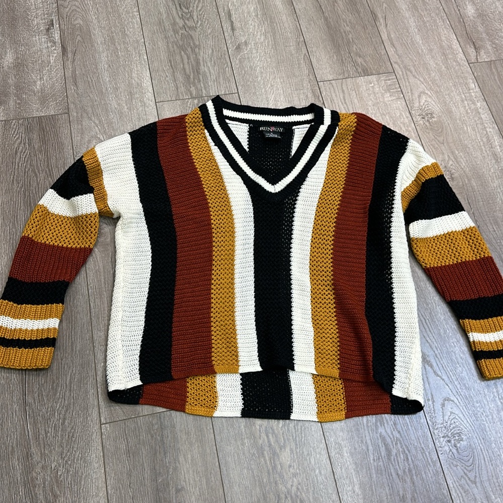 Runway 7 plus size vneck sweater size 1x new without tags brown black white - Picture 3 of 3